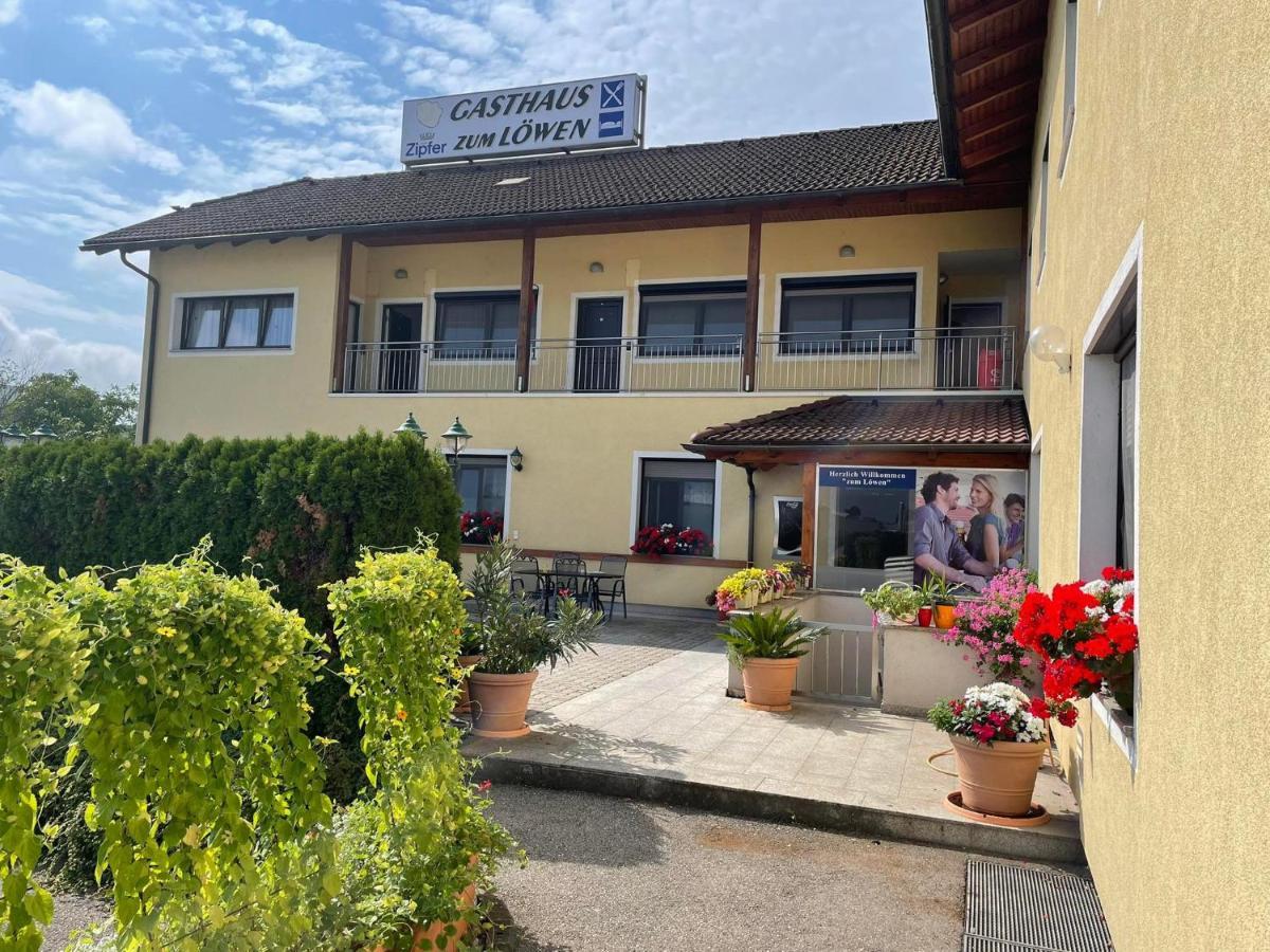 Gasthaus-Pension Zum Loewen Asten Εξωτερικό φωτογραφία